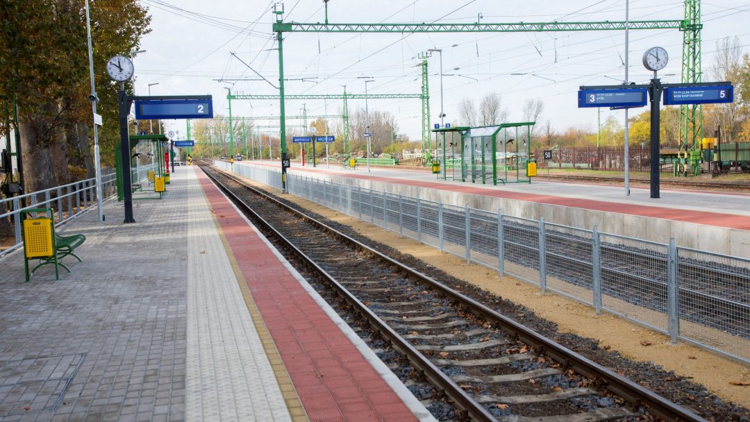 Infrastrukturelle Entwicklung des Bahnhofs Fertőszentmiklós