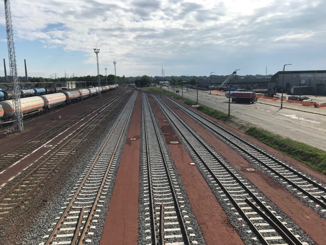 Establishment of railway storage lines and construction of a connecting track in the Tisza Refinery
