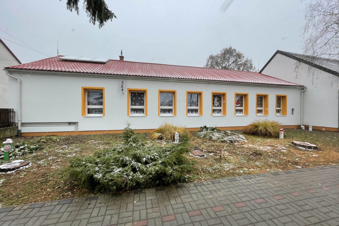 The partial reconstruction of Tündérkert Kindergarten in Nagysimonyi